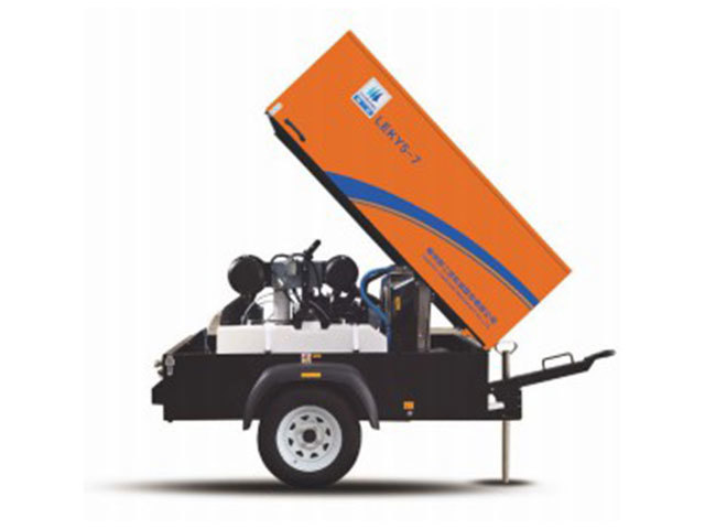 小(xiao)型移動(dòng)螺杆空(kōng)壓機